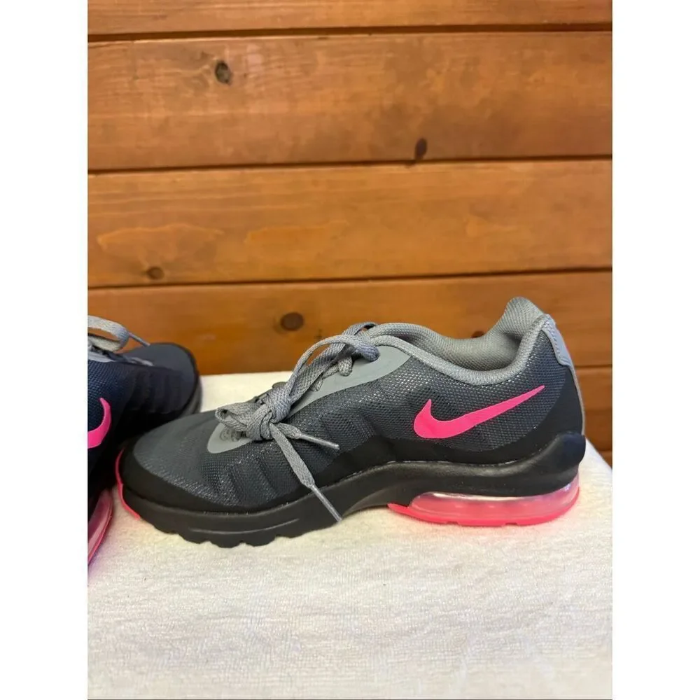 Nike Sz 6.5 Youth Air Max Invigor running sneakers black, cool grey, racer pink